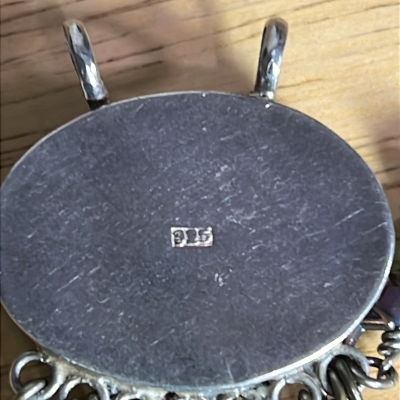 Elegant Blue and Green Pendant Necklace - Picture 3 of 3